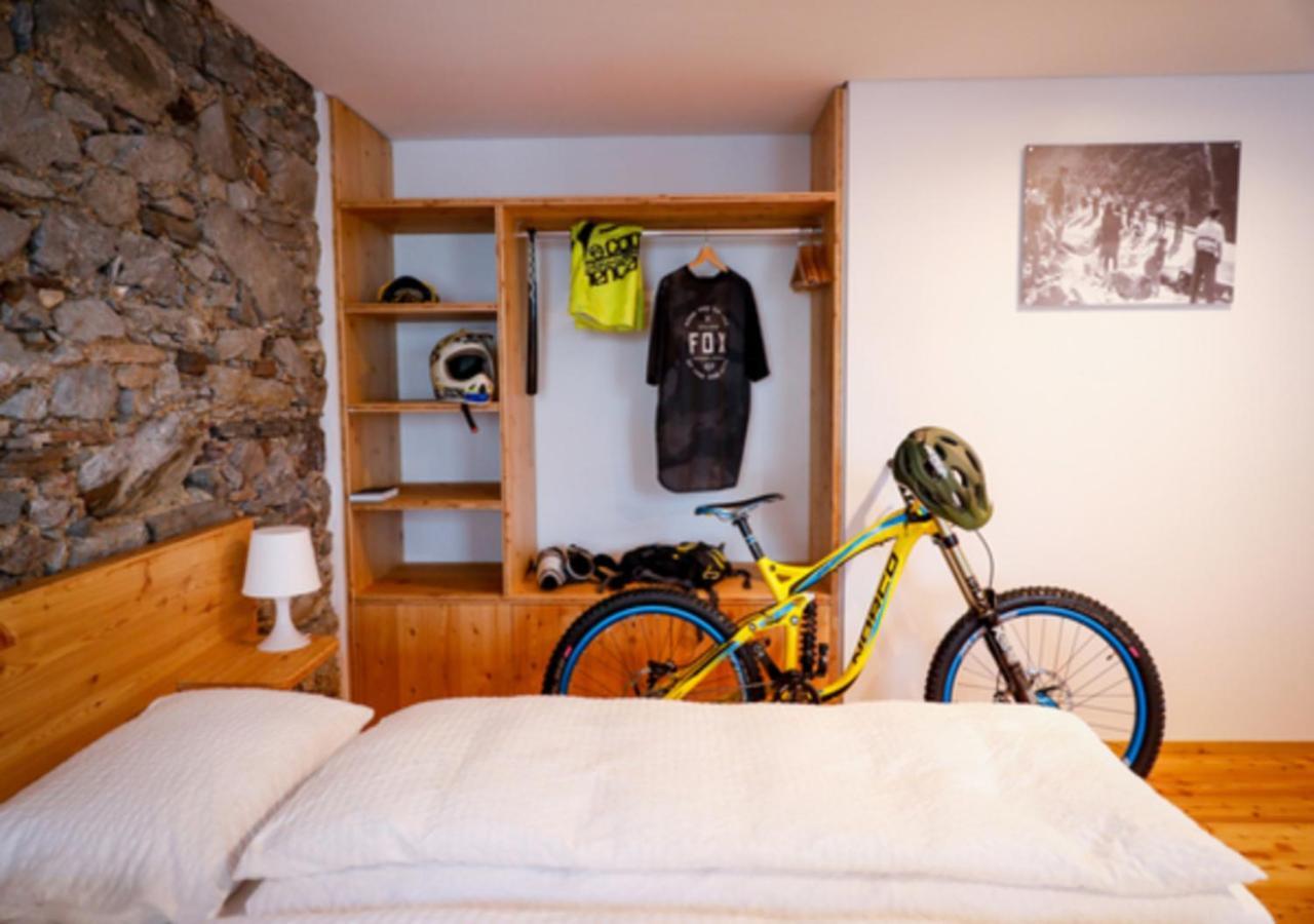 فندق Bed&Bike Tremola San Gottardo أيرولو المظهر الخارجي الصورة